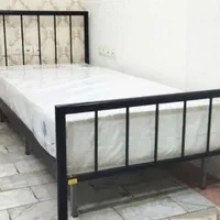 ۲عددتختخواب یه تلوزیون ودوعددفرش ۹متری و۲ونیم متری|تخت و سرویس خواب|قم, آذر (نکویی)|دیوار