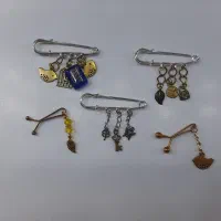 ۳ عدد سنجاق سینه به همراه ۲ عدد گیره روسری