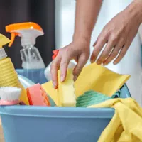 نظافتکار خانم آقا کارگر ساده نظافتچی تمیزکار جوان