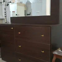 میز دراور ۴ کشاب در حد نو