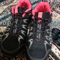 کفش کوهنوردی|کیف، کفش، کمربند|رشت, سعدی (تختی)|دیوار