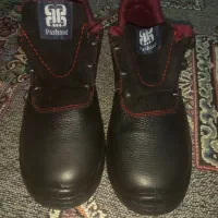 یک جفت کفش کار نو