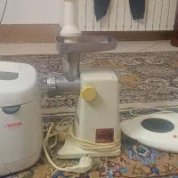 لوازم آشپزخانه سرخ کن و چرخ گوشت و سرخ کن و هم زن