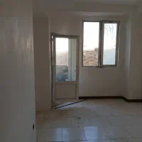 واحد خام قابل سکونت پارکینگ انباری آسانسور سندی