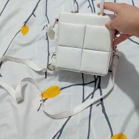 کیف و کمربند|کیف، کفش، کمربند|خاش, |دیوار