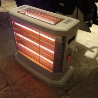 1عدد بخاری هیتربرقی نو.1عددفرش۶متری.وجاروبرقی الجی