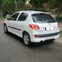 206 مدل 82 سفید رخ 207 تمیز