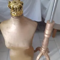 مانکن و سه پایه