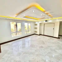 ۹۳متر/غرق نور/خوش نقشه/بسیارشیک/تاپ لوکیشن تمیز