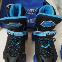 یک جفت اسکیت G-MIQI