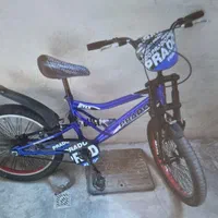 دوچرخه پرادو آبی رنگ سایز۲۰بدنه بزرگ به فروش میرسد