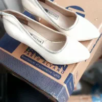 کفش سفید مجلسی سایز 36 37 100تومن