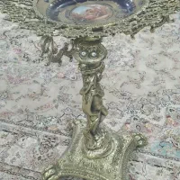 جا میوه ای کنار سالنی برنزی