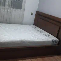 تخت دو نفره چوبی. تشک طبی رویال