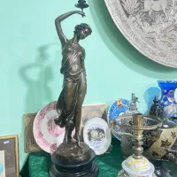 جفت مجسمه زن، داستانی از زیبایی و نور
