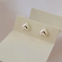 گوشواره نقره قلب، نماد عشق و زیبایی برای بانوی خاص