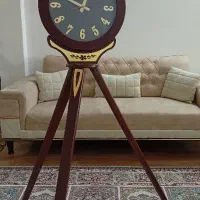 ساعت پایه دار