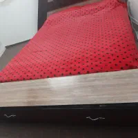 تخت دونفره