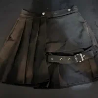 دامن|لباس|کرج, شهرک ولیعصر|دیوار