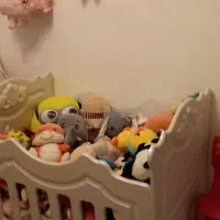 تخت کنار مادر