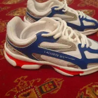 کفش کتونی فروشی