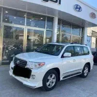 لندکروز ۲۰۱۱ سفید