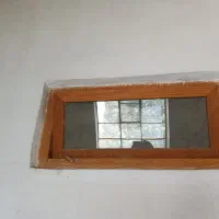 درو پنجره چوبی قدیمی