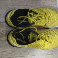 کفش سالنی فوتسال