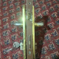 قفل سوچی  درب چوبی
