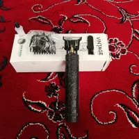 چراغ قوه و ماشین ریش تراش