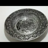 بشقاب و کاسه تمام قلمزنی شده