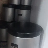 بانکه ی حبوبات و سطل قند