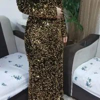 لباس مجلسی|لباس|صومعه‌سرا, |دیوار