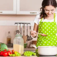 یک خانوم برای کار نیمه وقت