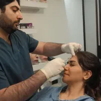 خدمات تخصصی زیبایی و جوانسازی خانه پوست اندیشه