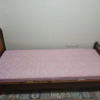 تخت با پاتختی