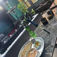 کارگر وسط کار (چایی ریز ، نظافت)