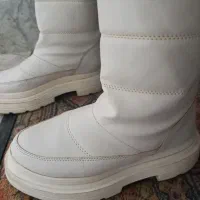 بوت سفید زیبا