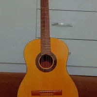 گیتار ویکتوریا (یاماها) در حد نو