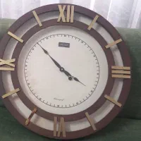 ساعت دیواری هلموت سالم و شیک