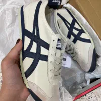 کفش کتونی|کیف، کفش، کمربند|گنبد کاووس, |دیوار