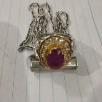 انگشتر یاقوت و زنجیر گردنبند