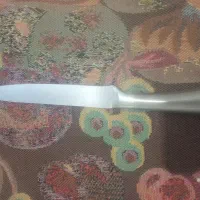 یک عدد چاقو تیز برای آشپزخانه