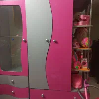 صندلی میز تحریر،اسباب بازی،فرش لوستر،پرده صورتی