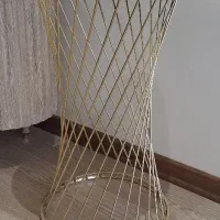 میز عسلی وآباژور چوب نارگیل و شمعدان های پایه برنز|چراغ خواب و آباژور|تبریز, |دیوار