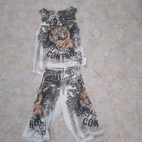 با سلام یک عدد  شلوارک با رکابی موجود است