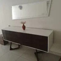 میز کنسول به همراه اینه ومیز اضافه