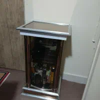 آینه و میز شیشه ای کوچک|بوفه، ویترین، کنسول|پرند, فاز ۳|دیوار