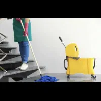 به یک خانم نیازمندیم