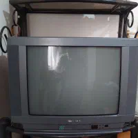 تلویزیون رنگی شهاب در حد نو آکبند سالم سالم